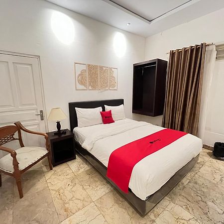 Reddoorz Near Kantor Walikota Manado Exterior foto